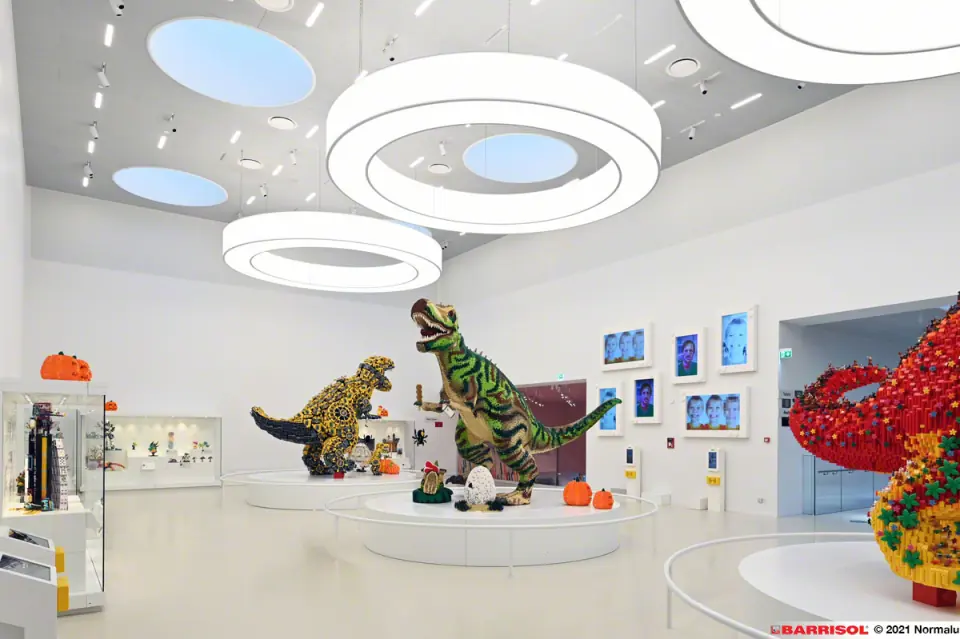 Anéis luminosos na Lego House — Dinamarca