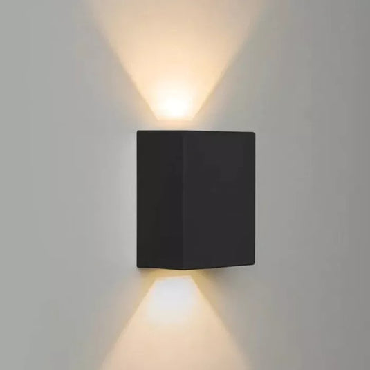 Arandela LED Effekt 8W Preta 2 Fachos Abertos 3000K Quente IP65 Stella