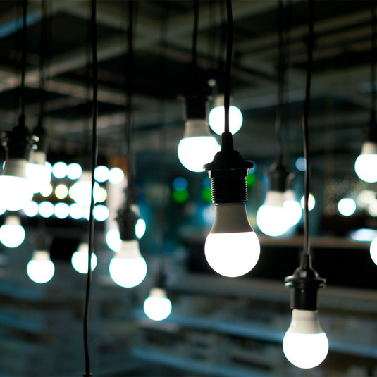 Lâmpada LED Bulbo 9W Bivolt 6500K Frio E27 Avant